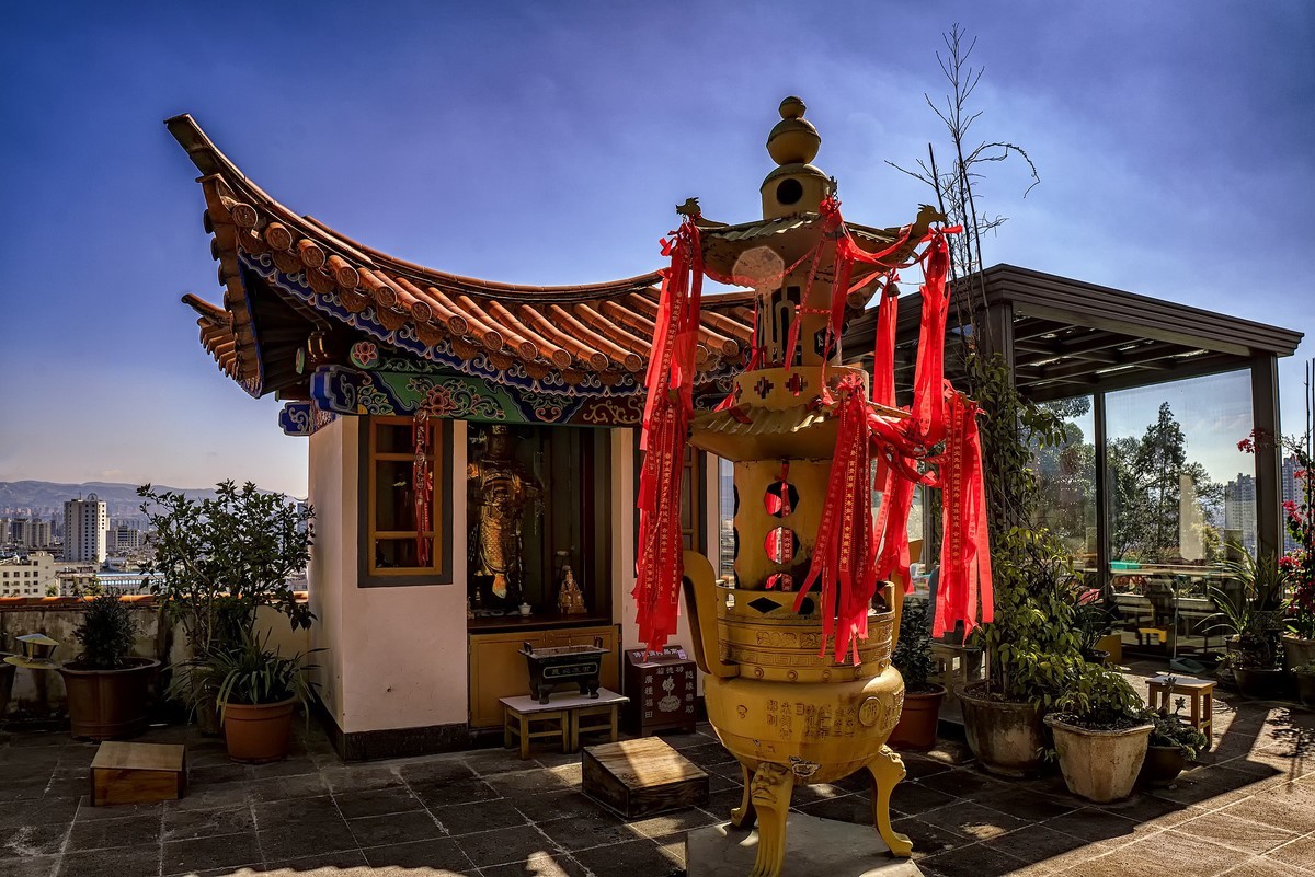 云南芒市 · 玉佛寺