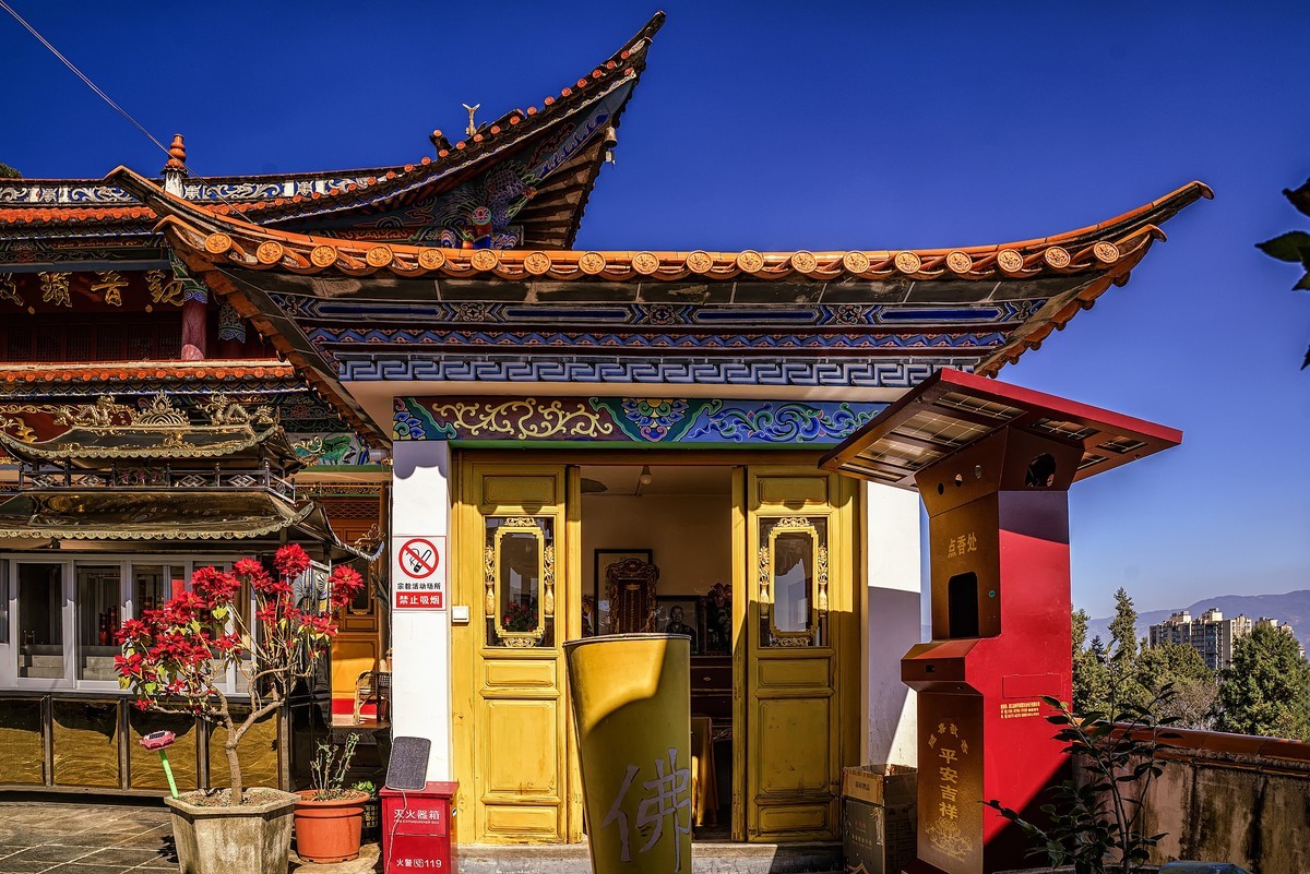 云南芒市 · 玉佛寺