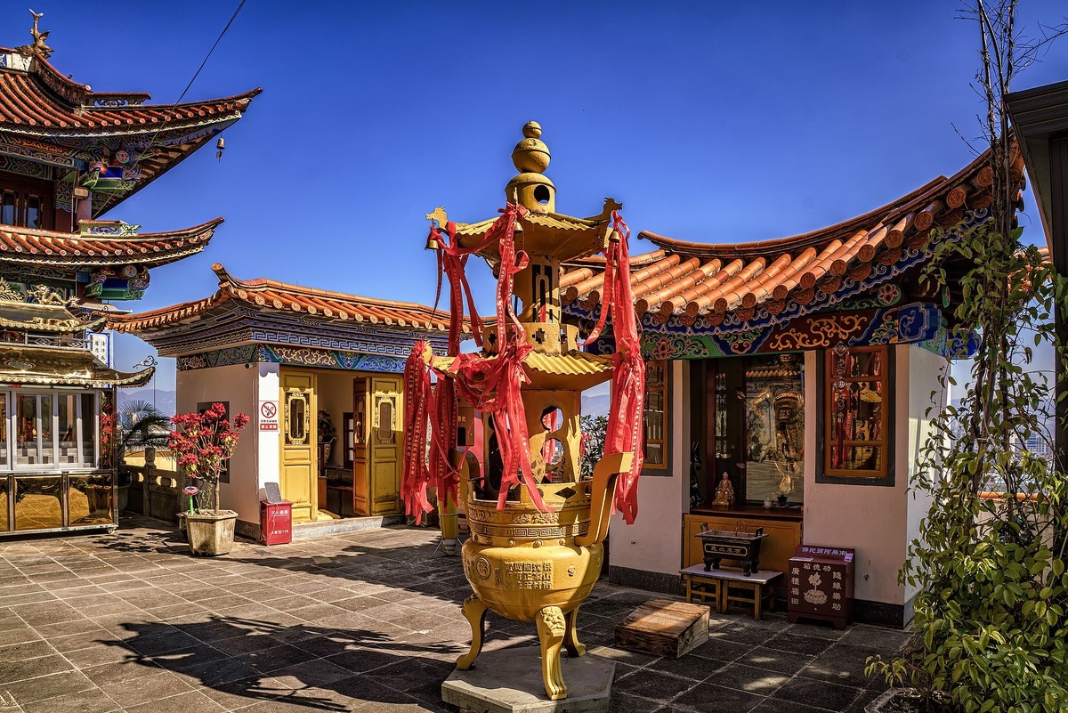 云南芒市 · 玉佛寺