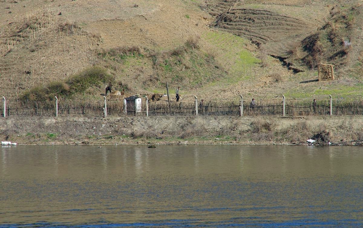 鸭绿江上看朝鲜-40P