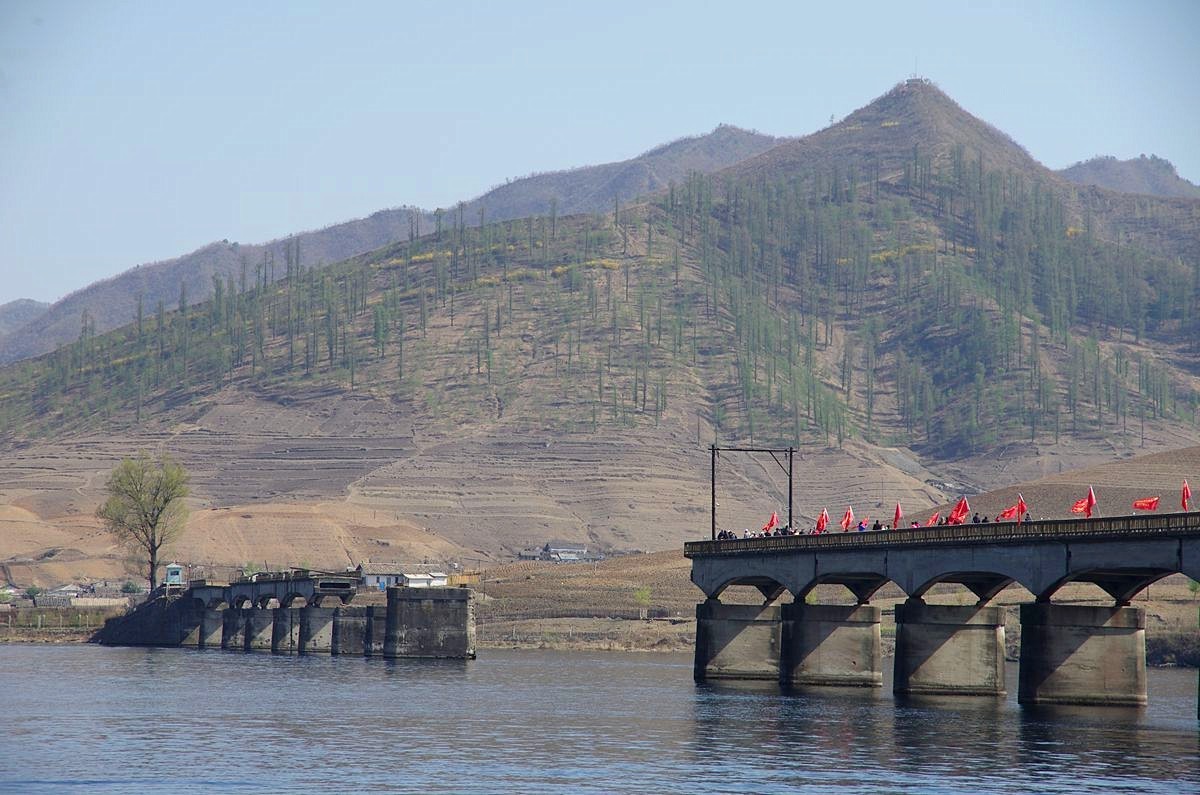 鸭绿江上看朝鲜-40P