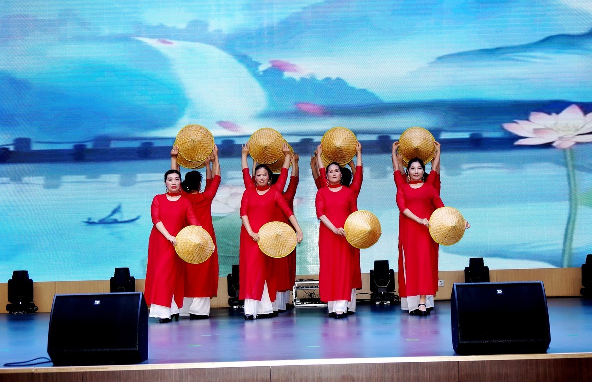 武汉《葆春之星》展演舞台剧照！