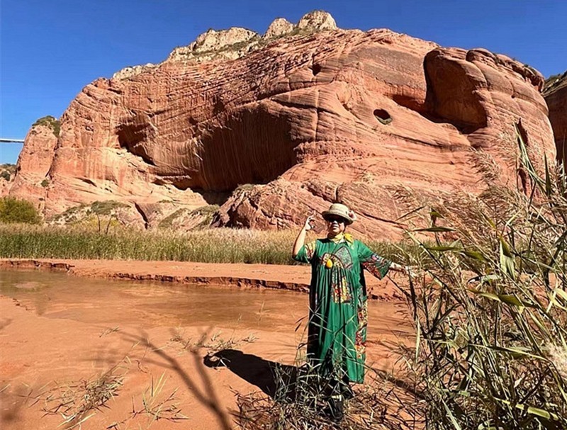 《不老松：2015中国优导中游张松拍摄集选》秦晋奇观(20)丹霞赤壁、闫家寨子火红色的丹