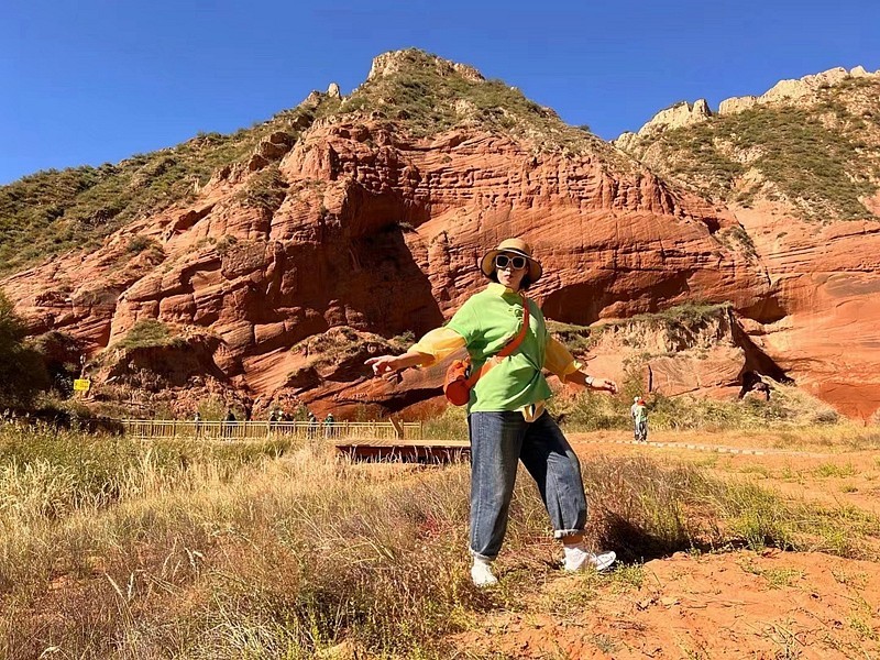 《不老松：2015中国优导中游张松拍摄集选》秦晋奇观(20)丹霞赤壁、闫家寨子火红色的丹