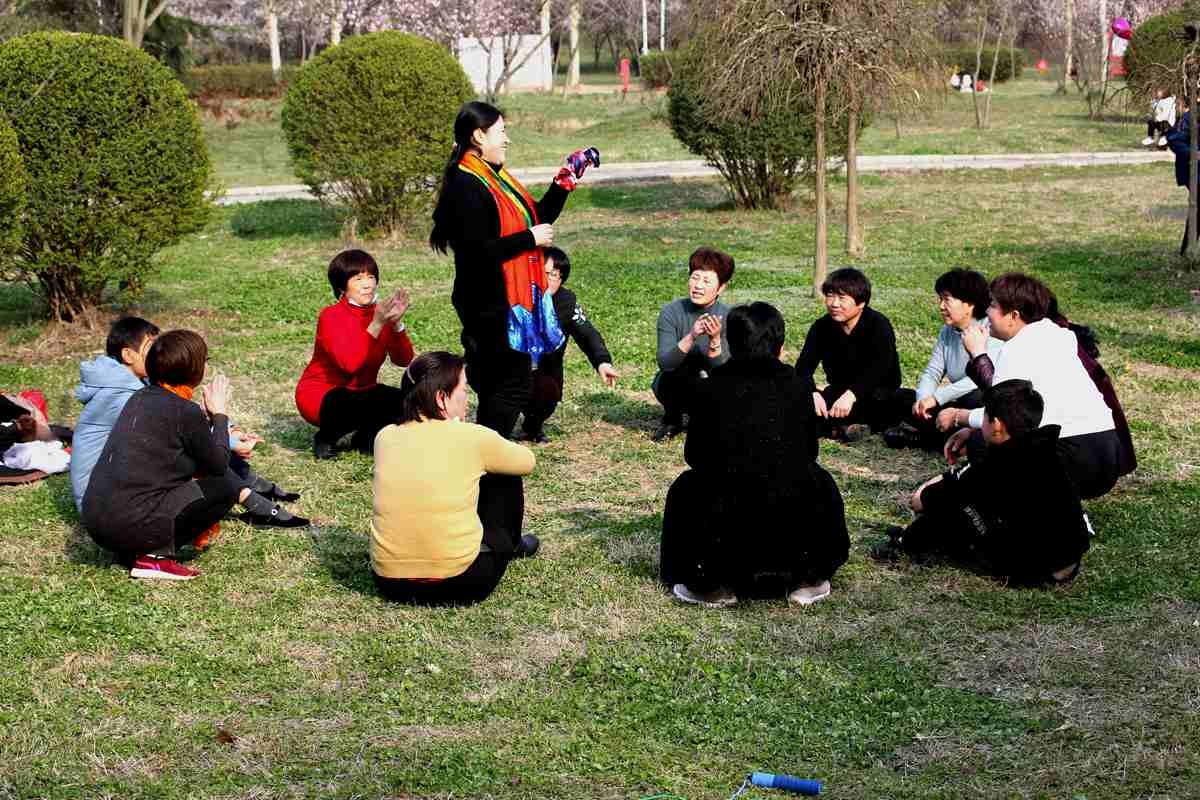 不忘儿时   抓小鸡  丢手绢