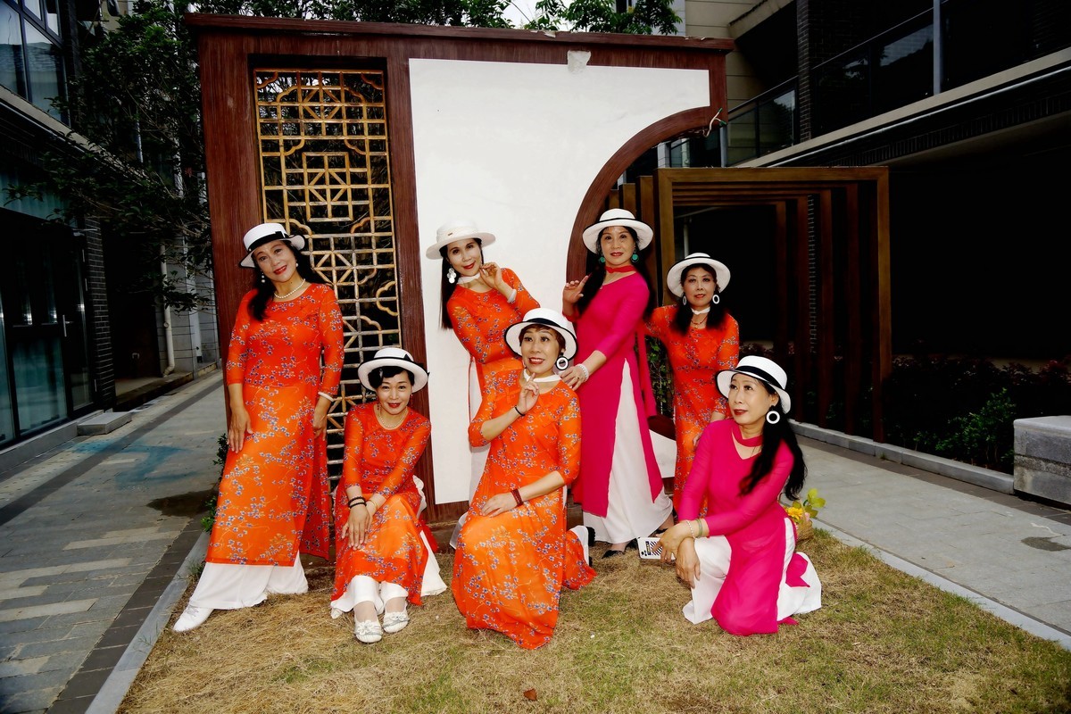 环境人像---黄陂天池雅园休闲游的美女！