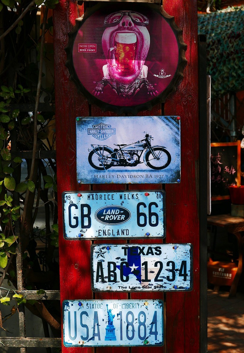 溜圈扫街抓拍片《风景，花草还有跳舞的美女》