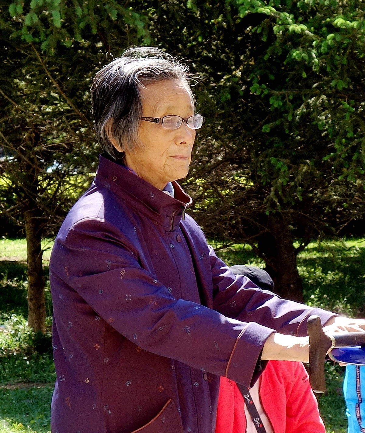 公园休闲随拍老人