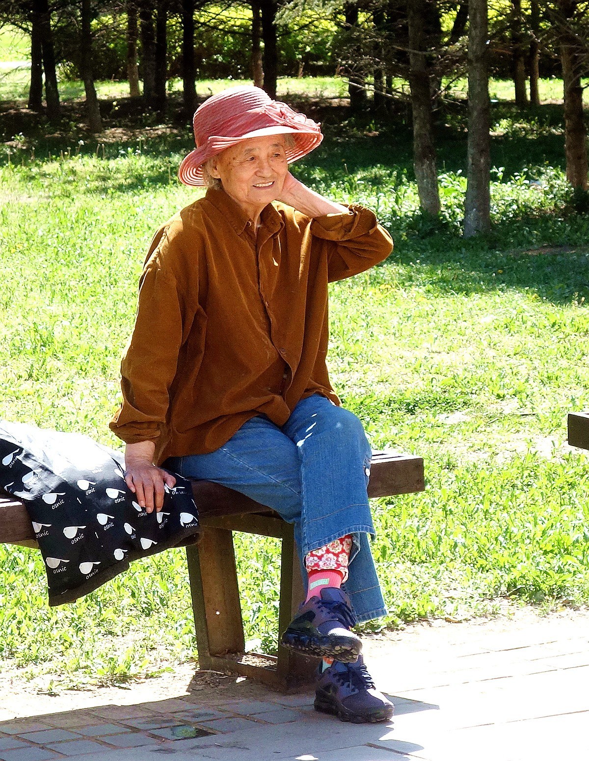 公园休闲随拍老人