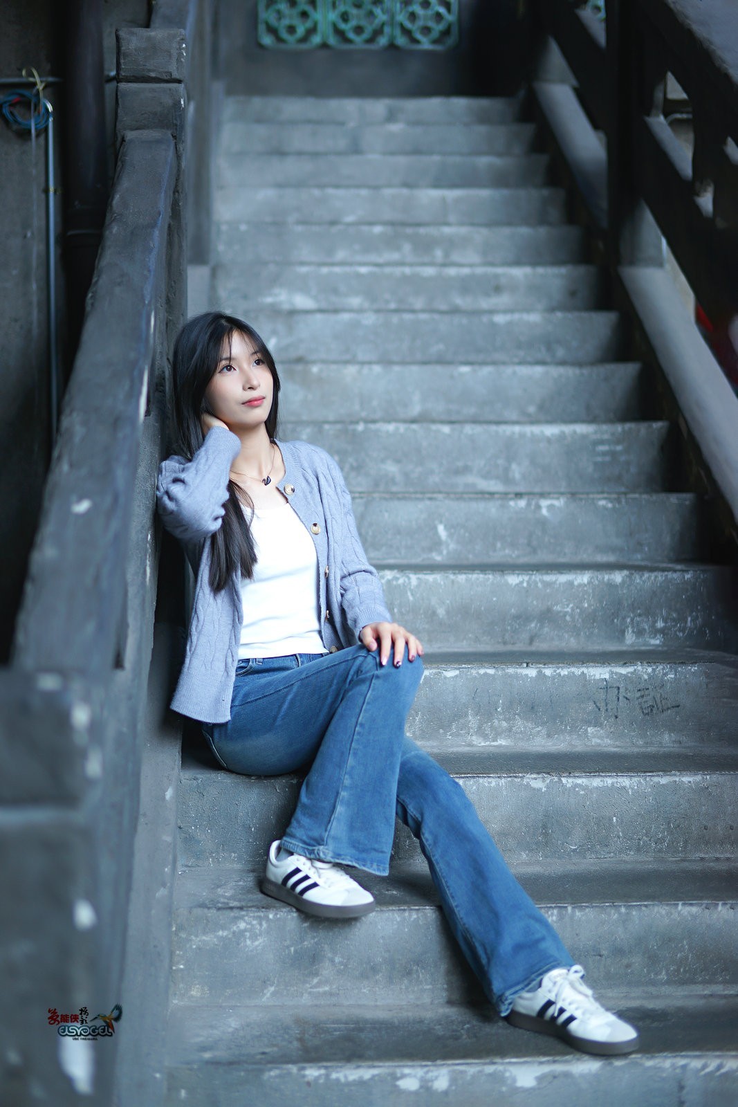 【昔日的楼角少女】---诗婷