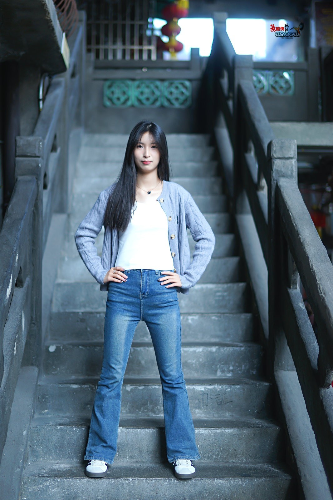 【昔日的楼角少女】---诗婷