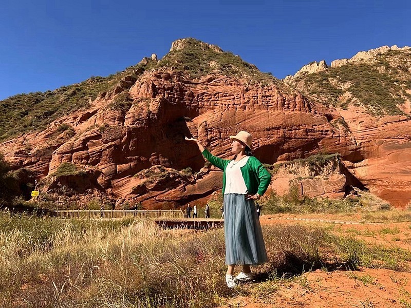 《不老松：2015中国优导中游张松拍摄集选》秦晋奇观(20)丹霞赤壁、闫家寨子火红色的丹