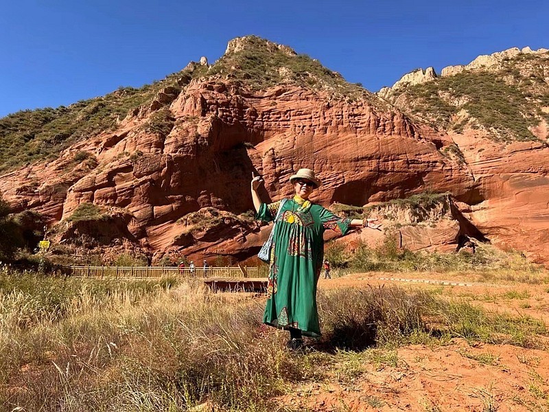 《不老松：2015中国优导中游张松拍摄集选》秦晋奇观(20)丹霞赤壁、闫家寨子火红色的丹