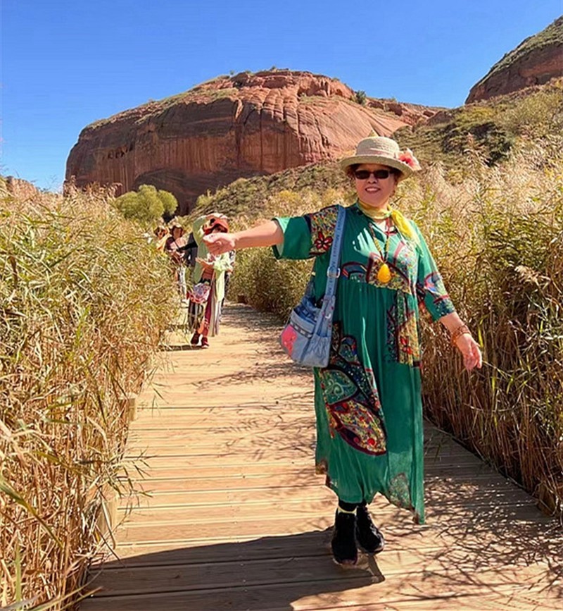 《不老松：2015中国优导中游张松拍摄集选》秦晋奇观(20)丹霞赤壁、闫家寨子火红色的丹