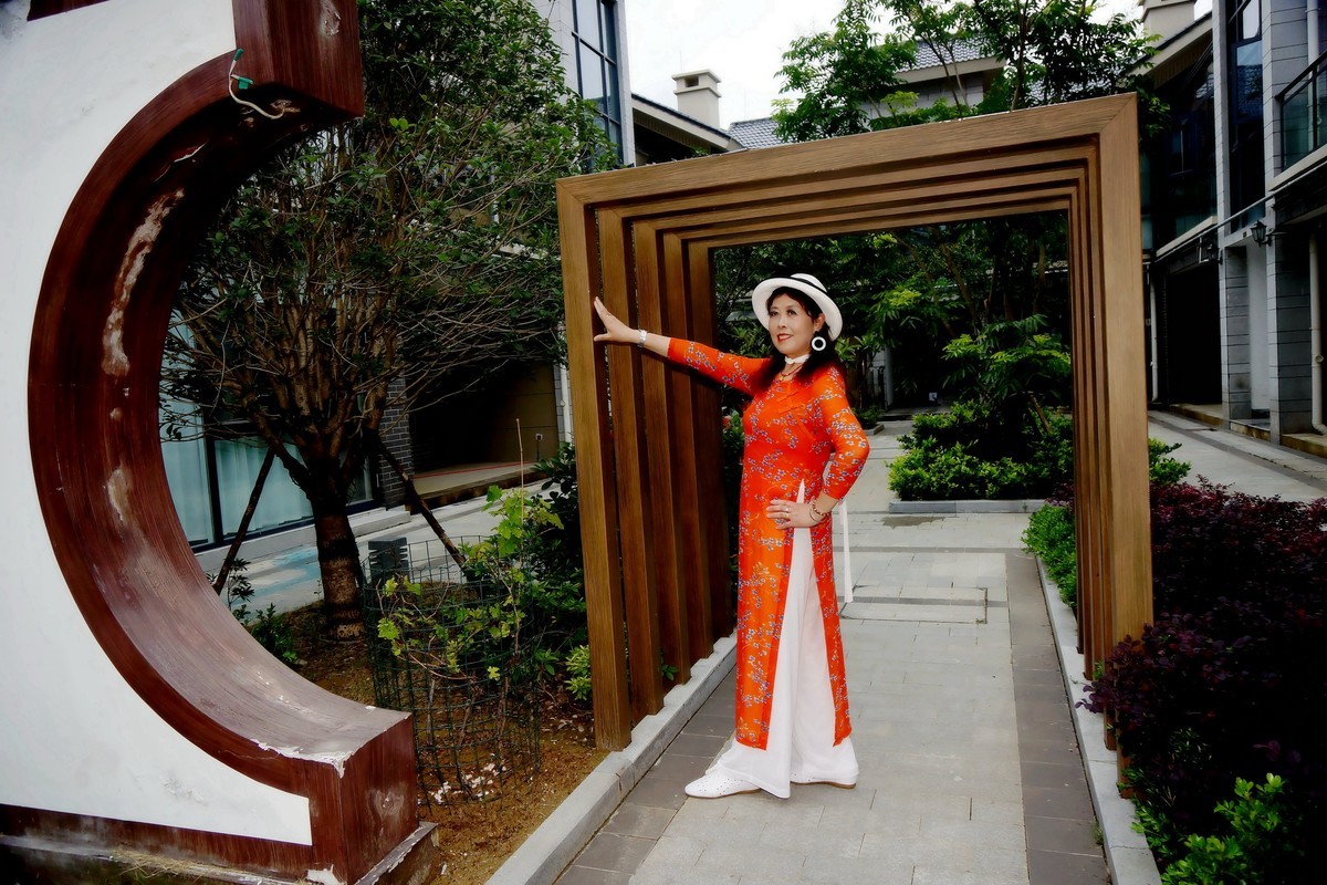 环境人像---黄陂天池雅园休闲游的美女！