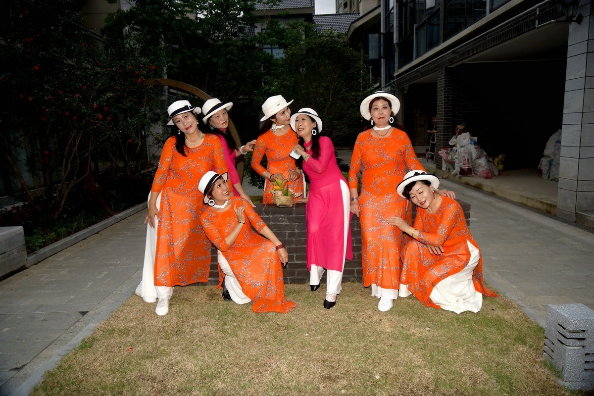 环境人像---黄陂天池雅园休闲游的美女！