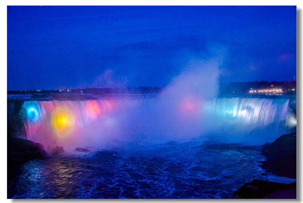 加美“尼亚拉加大瀑布”