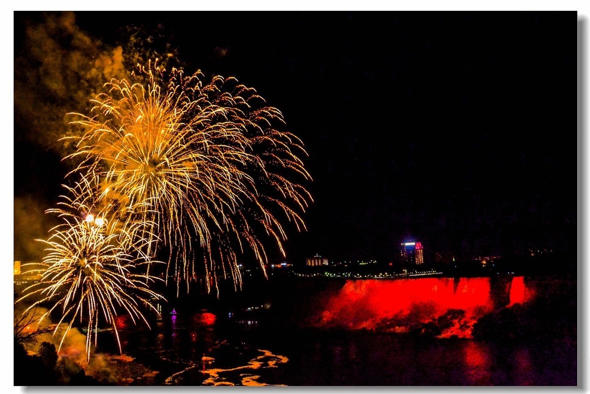 加美“尼亚拉加大瀑布”