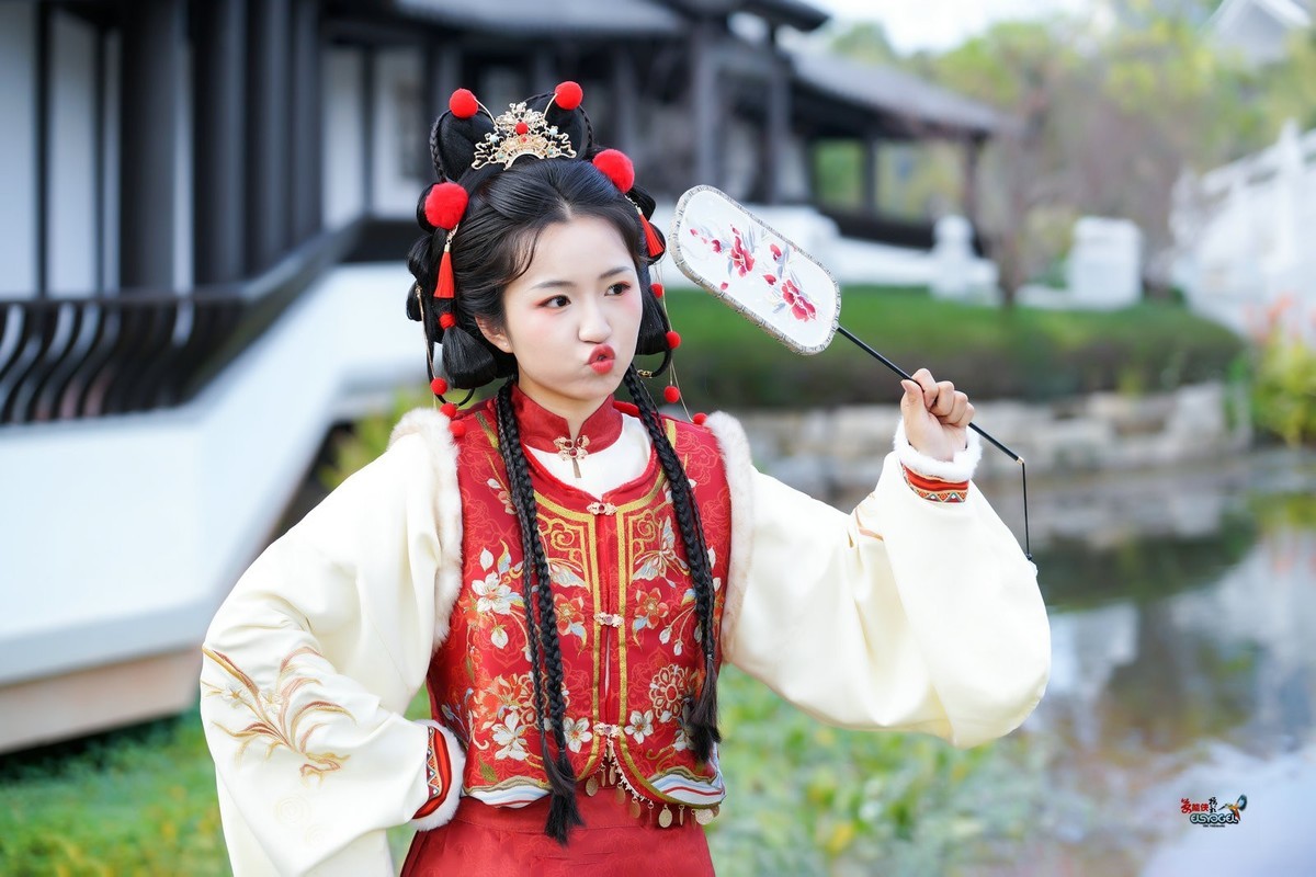 【可爱少女】---君君