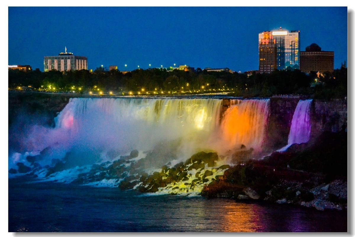 加美“尼亚拉加大瀑布”
