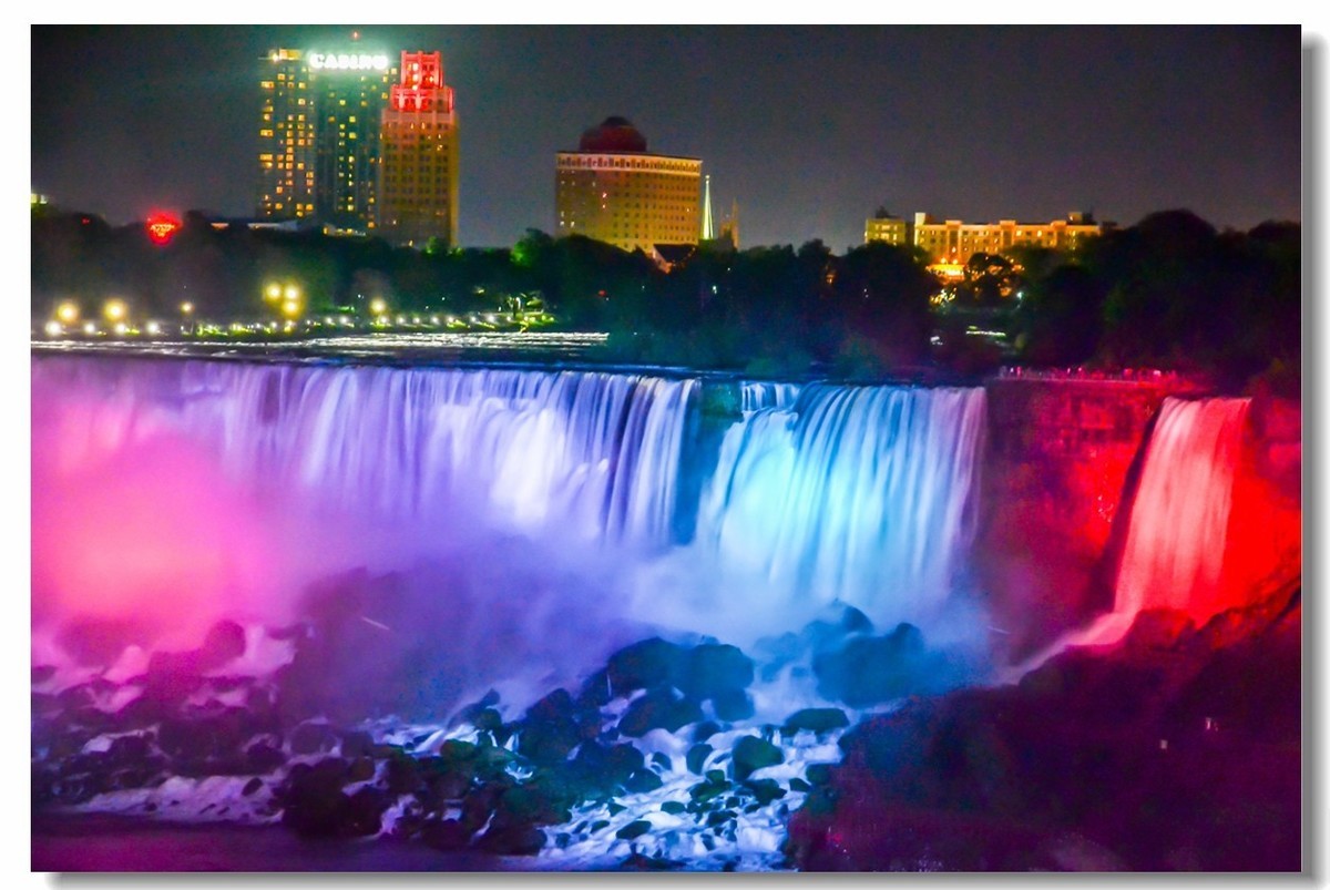 加美“尼亚拉加大瀑布”