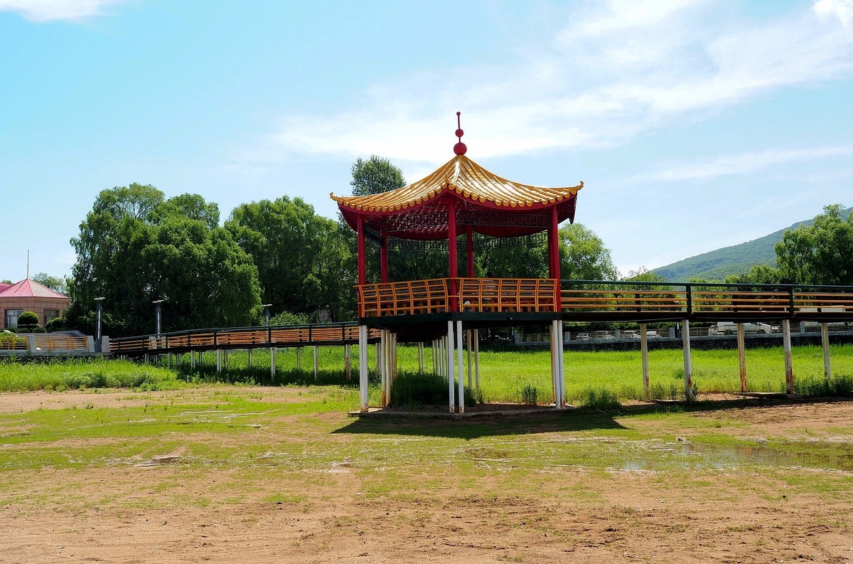 镜泊湖鹿苑岛度假山庄2