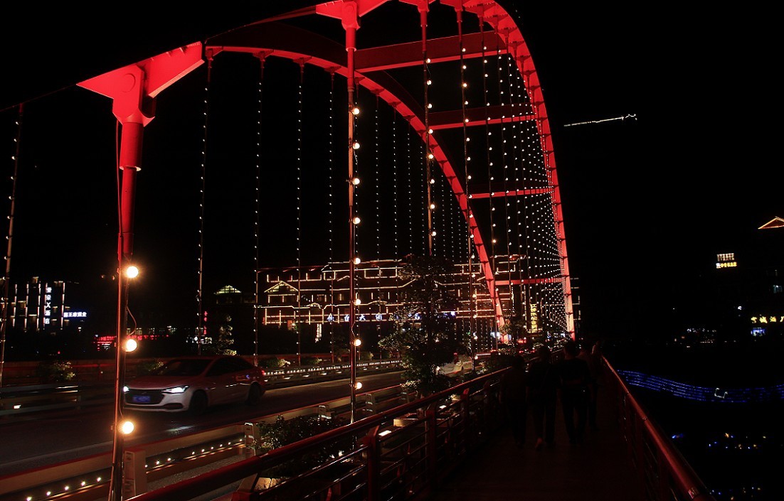 节日帖，庆五一劳动节《旅游抓拍片》祝大家节日愉快万事如意！
