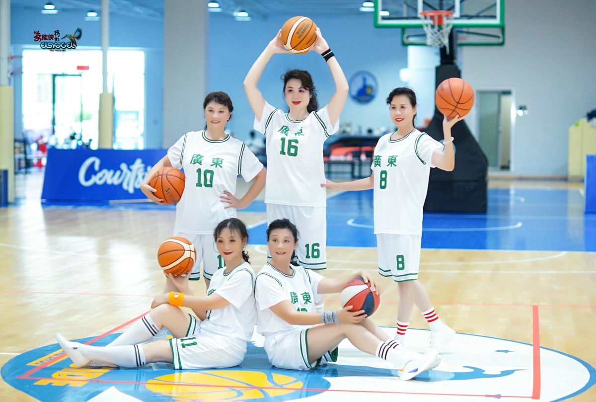 【篮球场上五朵金花】--超英、大蒋、蝴蝶、晓红、小温