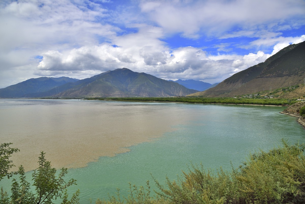 雅鲁藏布江风光