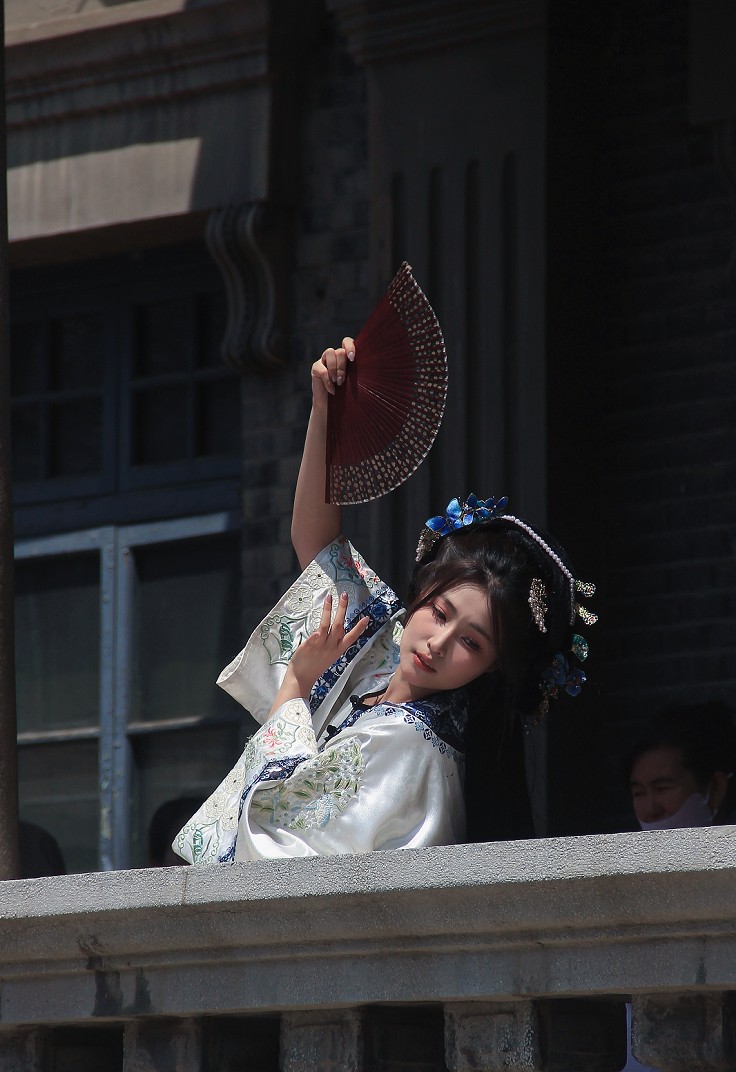 报到帖大爷就是老了天一热只剩下喘气得劲了好久没上贴了终于凉快点了赶紧上一贴哈哈！