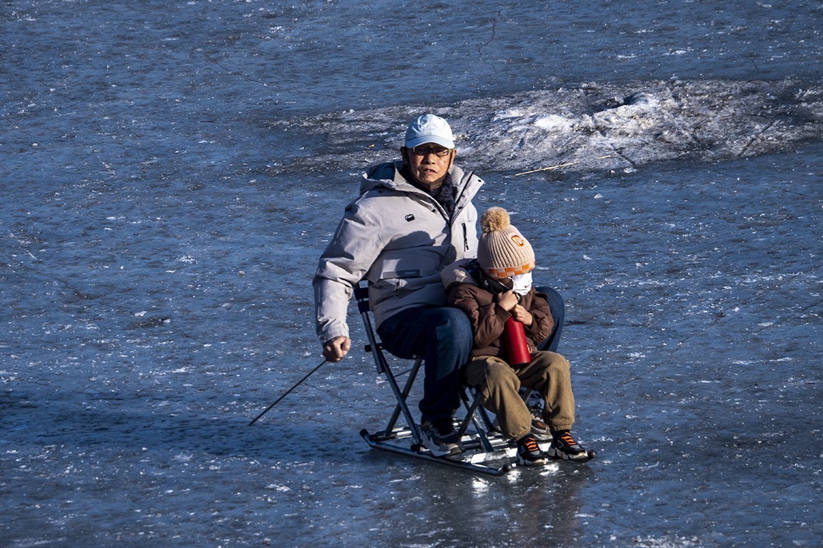 2501冬日暖阳，乐趣冰上。