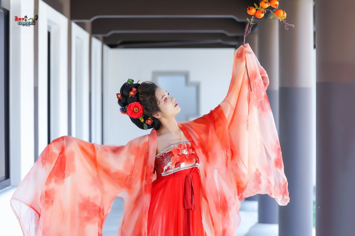 【国色芳华】---芳芳