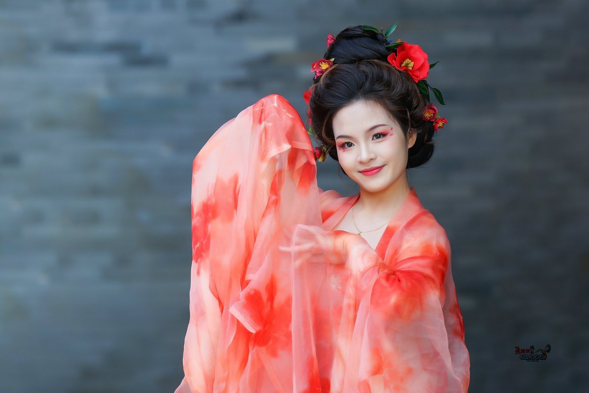 【国色芳华】---芳芳