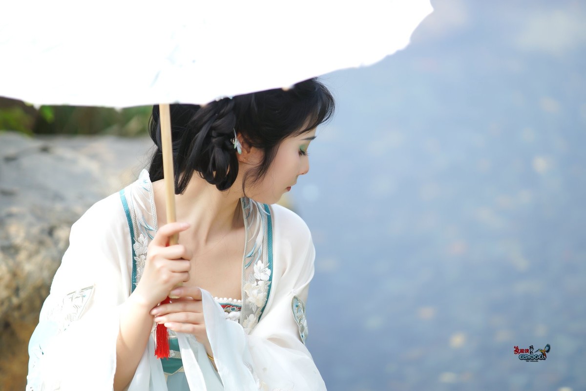 【水苑之花】---陈晨