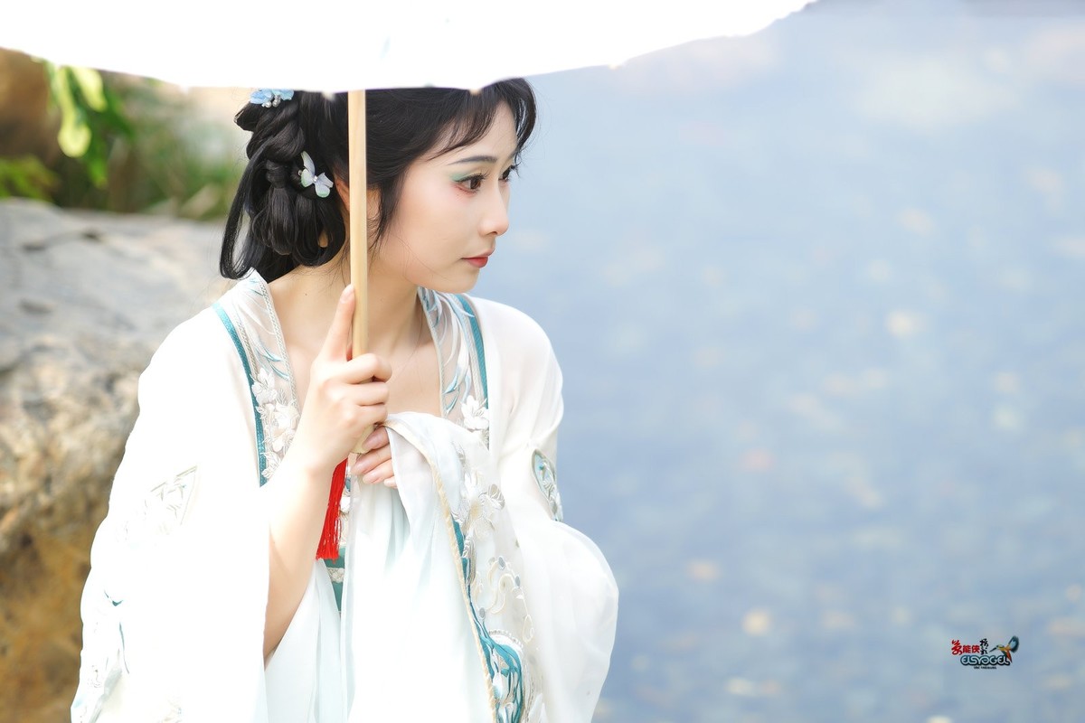 【水苑之花】---陈晨