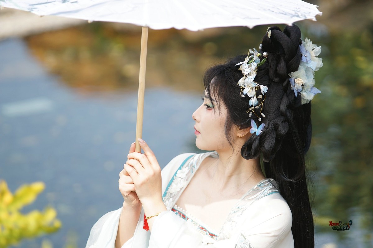 【水苑之花】---陈晨