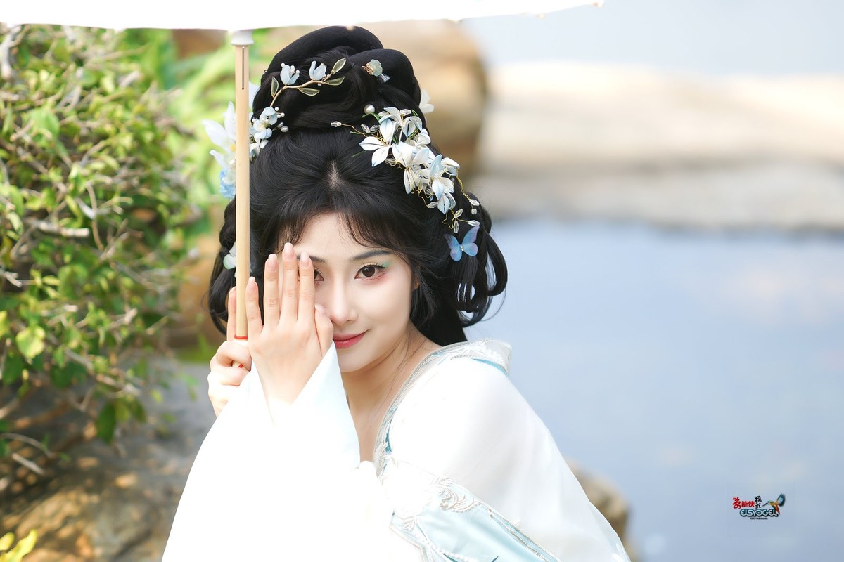 【水苑之花】---陈晨