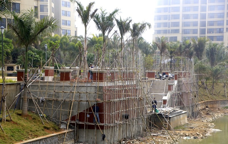 【不老松海南游摄日记】长島蓝湾的二期工程：正在修迠游船码头！