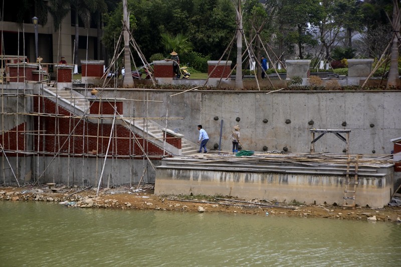 【不老松海南游摄日记】长島蓝湾的二期工程：正在修迠游船码头！