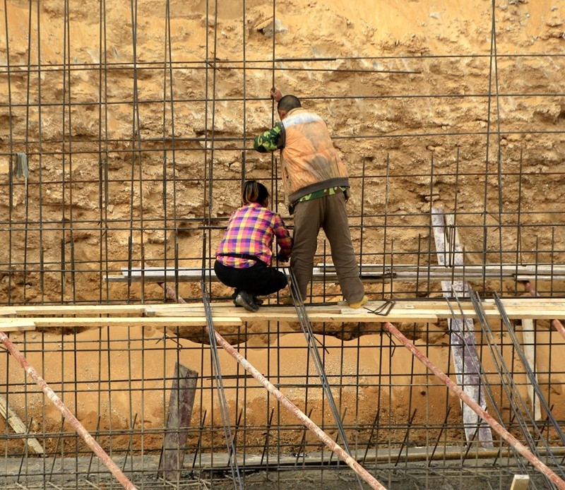 【不老松海南游摄日记】长島蓝湾的二期工程：正在修迠游船码头！