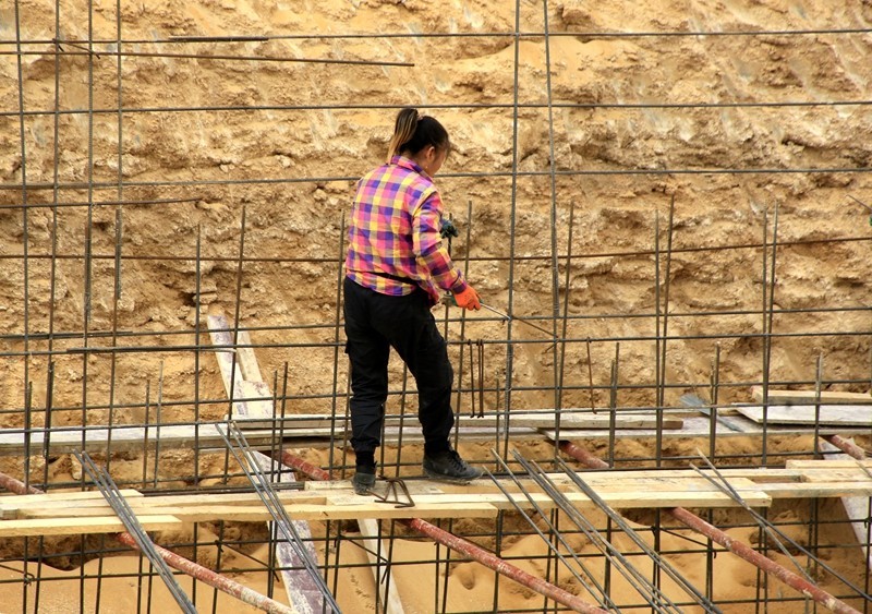 【不老松海南游摄日记】长島蓝湾的二期工程：正在修迠游船码头！