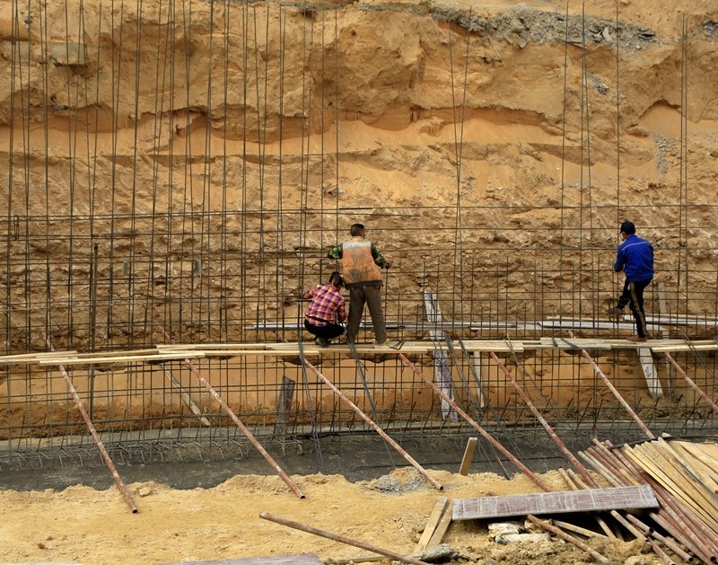 【不老松海南游摄日记】长島蓝湾的二期工程：正在修迠游船码头！