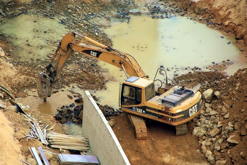 【不老松海南游摄日记】长島蓝湾的二期：用鑿崖机开挖河道！