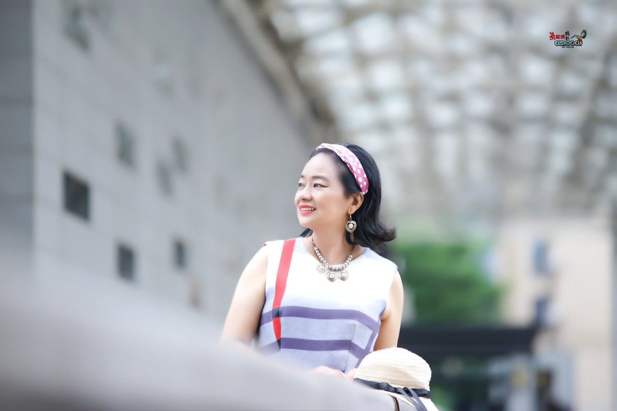 【夏日站台美女】---莹火