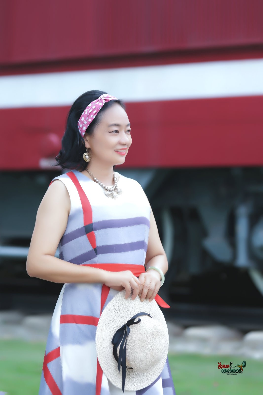 【夏日站台美女】---莹火