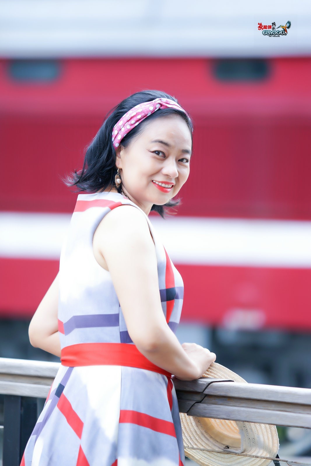 【夏日站台美女】---莹火