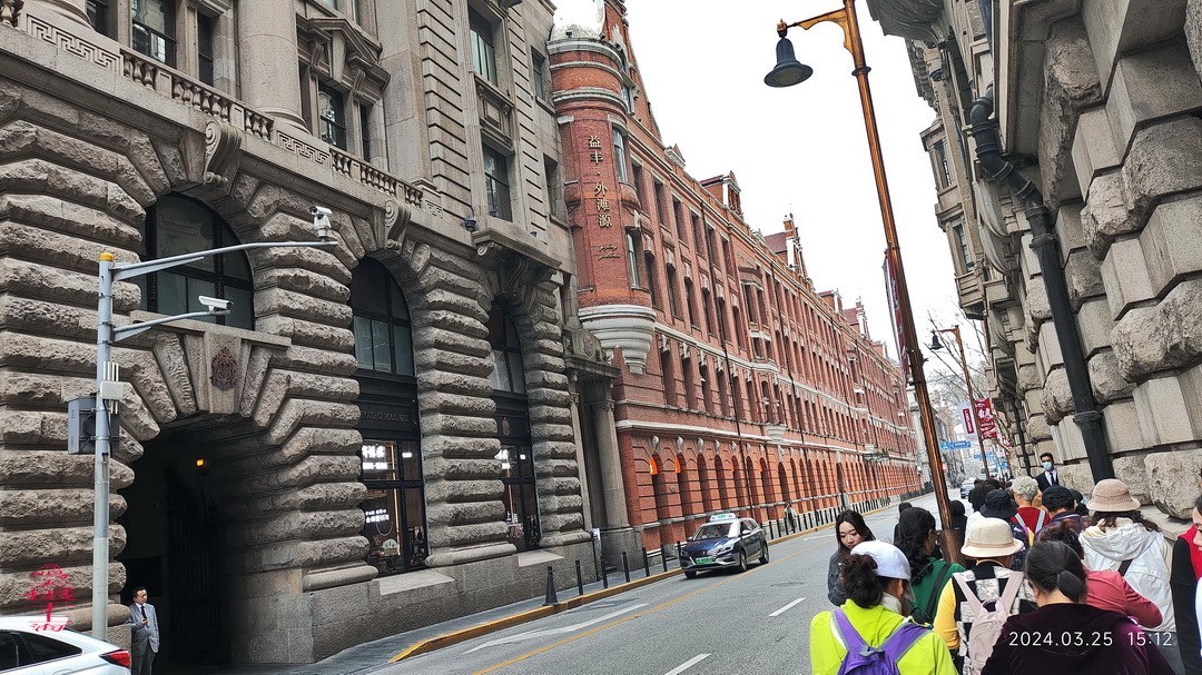 沪上行会老友     周鸣天