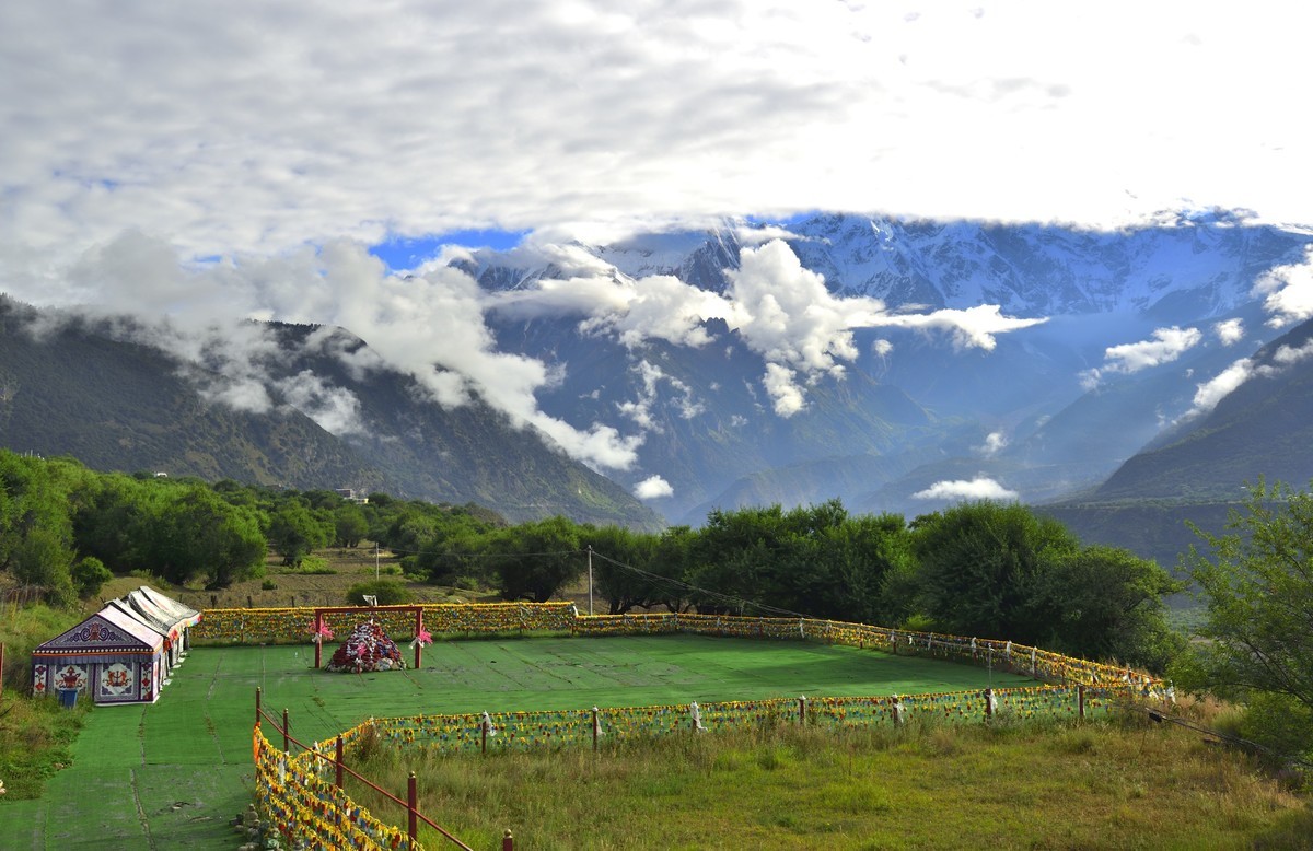雅鲁藏布江风光