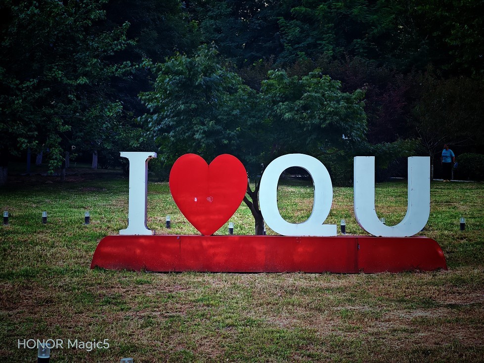 报到帖大爷就是老了天一热只剩下喘气得劲了好久没上贴了终于凉快点了赶紧上一贴哈哈！