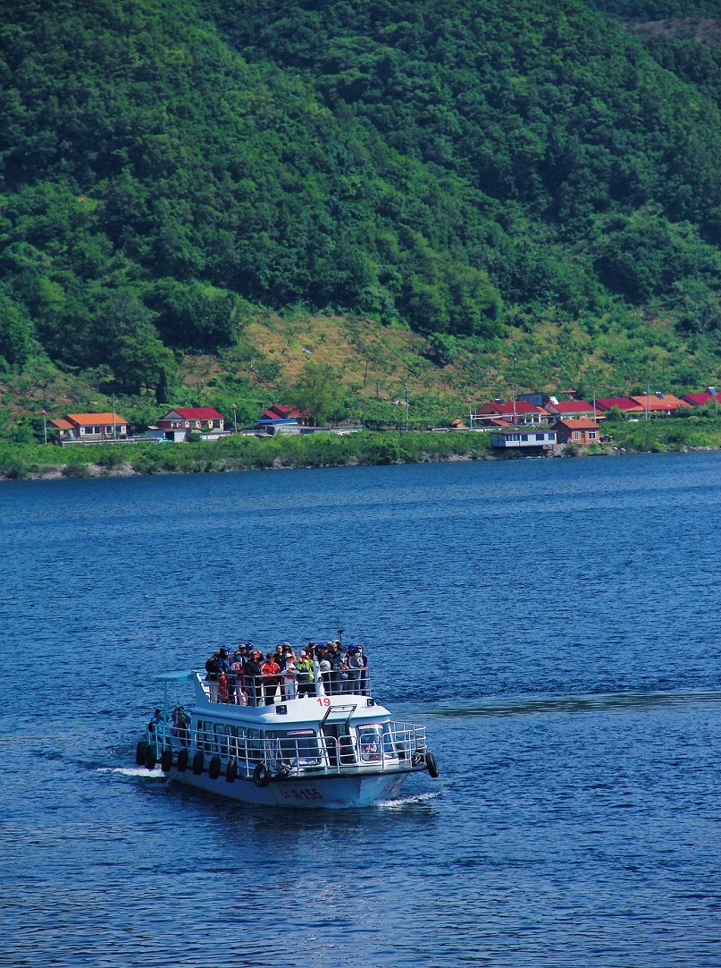 报到帖大爷就是老了天一热只剩下喘气得劲了好久没上贴了终于凉快点了赶紧上一贴哈哈！